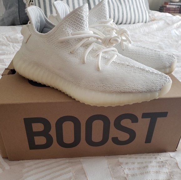 Yeezy Boost 350 V2 Triple White